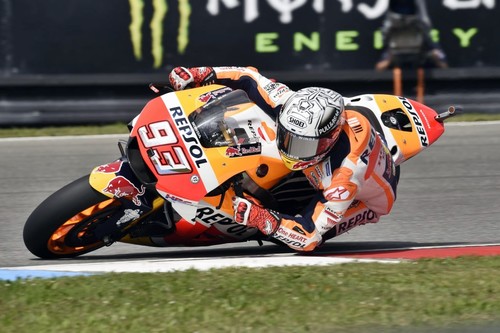 Con otra lección magistral de táctica, Marc Márquez se adjudica una aplastante y valiosísima victoria en Brno