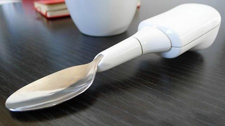Liftware Spoon, una cuchara que ayudará a los enfermos de Parkinson a comer solos