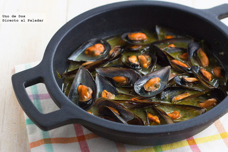 Mejillones en salsa verde. Receta