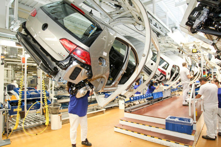 Volkswagen pone en marcha un turno adicional en la fábrica del Golf