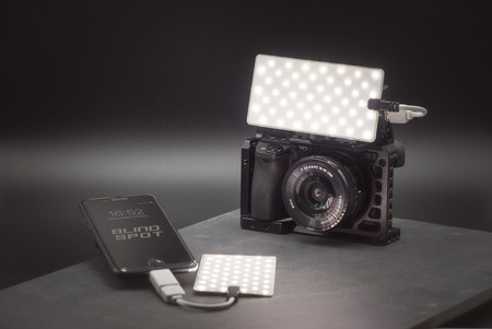 Crack Light, un panel LED muy ligero, flexible, impermeable y con alimentación USB para cámaras o móviles