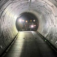 Un milagro que nadie haya muerto en las obras: en el túnel subterráneo que construye Elon Musk, las condiciones de trabajo son dignas del año 1800
