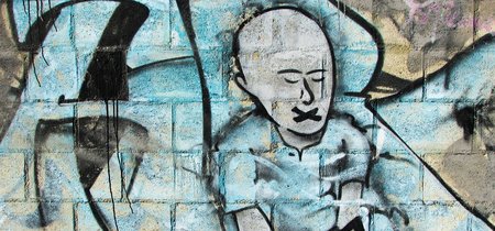 Qué pasa con la libertad de expresión cuando una ley contra el odio permite borrar contenido sin intervención judicial  
