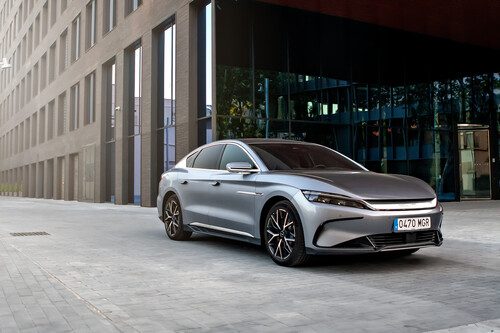 Probamos el BYD Han, una berlina eléctrica china de 517 CV que quiere que te olvides de BMW y Mercedes 