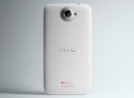WSJ: HTC externalizará la fabricación de algunos de sus smartphones