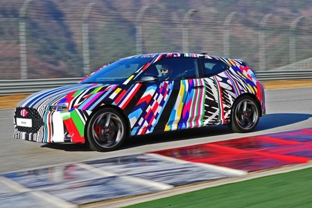 ¡Espiado! El nuevo Hyundai Veloster ya se pasea sin camuflaje