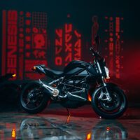 La Zero SR quiere ser la reina de las motos eléctricas con 74 CV, 365 km de autonomía y un precio que arranca en 19.720 euros