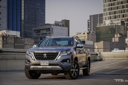 Peugeot Landtrek 2021, a prueba: Arriesgada apuesta francesa en un terreno dominado por japoneses