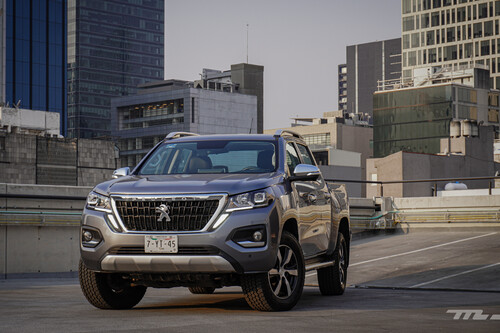 Peugeot Landtrek 2021, a prueba: Arriesgada apuesta francesa en un terreno dominado por japoneses