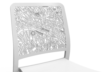 Charlotte, la silla más romántica, tiene París grabado en su respaldo