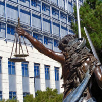 Los contratos temporarles tienen el mismo derecho a indemnización que los fijos según la UE