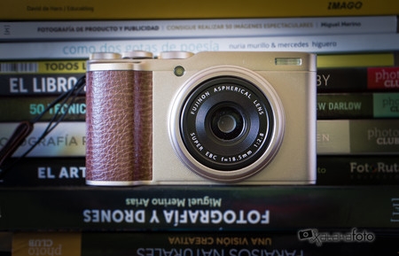 Fujifilm XF10, análisis: Discreta y sencilla pero capaz de convertirse en una “buena amiga” de los fotógrafos callejeros