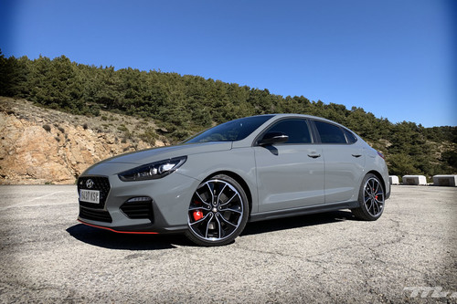 Probamos el Hyundai i30 Fastback N: 275 CV en un deportivo divertido que no renuncia a la practicidad