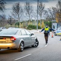 Las multas de los conductores extranjeros en España se pueden quedan sin cobrar: se notifican, pero su pago es 'voluntario'