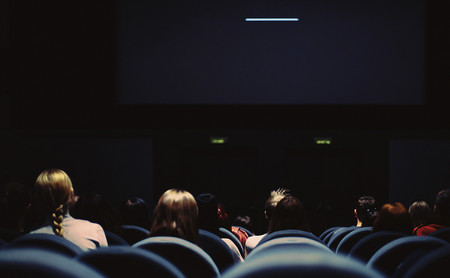 Apple quiere estrenar sus películas en el cine antes de que lleguen a Apple TV+, según WSJ