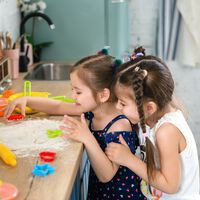 13 ideas de juegos y actividades divertidas para estimular a niños con TEA