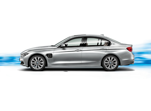BMW 330e, la Serie 3 de BMW se enchufa a la corriente