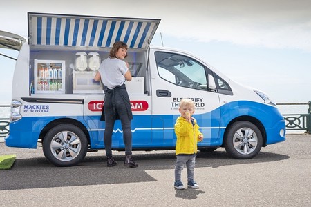 Nissan adapta su van e-NV200 100% eléctrica, como un ¡camión de helados!