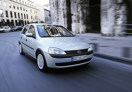 Manejamos el nuevo Chevrolet Chevy. El superventas evoluciona por el buen camino