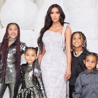 Kim Kardashian contrató a un niñero porque su casa está "muy dominada por las mujeres" 