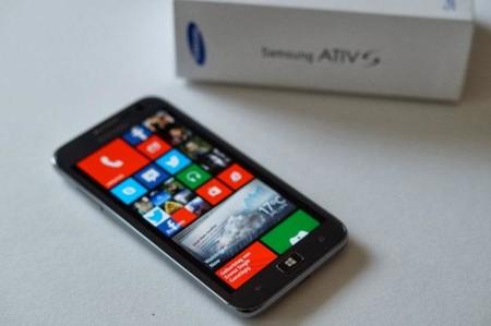 Microsoft pagaría a Samsung para que siga haciendo terminales con Windows Phone