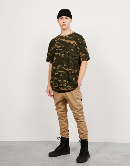 El estampado camuflaje arrasa: 9 prendas muy distintas para lucirlo