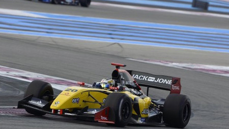 Kevin Magnussen gana en Paul Ricard y se acerca al título de la Fórmula Renault 3.5