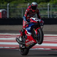 Xavi Vierge debutó en el podio del WSBK y la Honda CBR1000RR-R vuelve al cajón un año después 