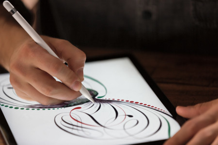 Jony Ive aclara dudas: "El Apple Pencil no reemplazará nuestros dedos"