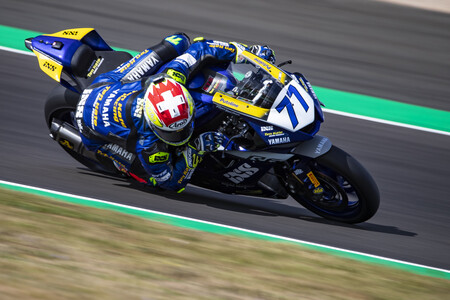 ¡Bestial! Dominique Aegerter consigue otra victoria en Magny-Cours y Manu González se queda a las puertas del podio