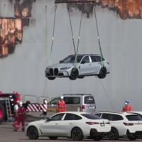 Esos autos no son seguros y nadie debería comprarlos, lo dice BMW: una empresa está vendiendo unos BMW nuevos recuperados de un barco que se incendió