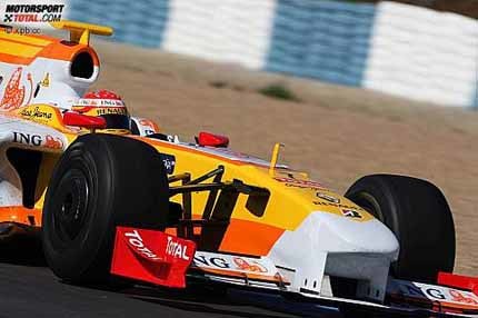 Hamilton reaparece y Alonso mejora los tiempos del R29