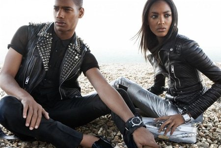 La campaña de Febrero de Burberry con Sacha M'Baye, tachuelas y cuero por doquier