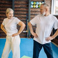 Este es el mejor ejercicio que la ciencia recomienda a partir de los 60 años para fortalecer las rodillas y prevenir la osteoartritis 