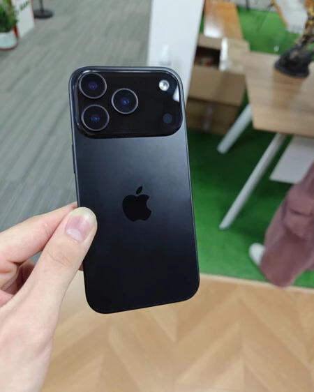 iPhone 17 Pro iPhone 17 Pro