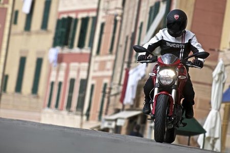 Publicada la "biblia" de la Ducati Monster