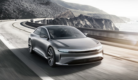 Lucid Motors sigue a lo suyo: la berlina eléctrica 'Air' alcanza 378 km/h en busca de inversores