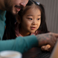 Enquanto o Ocidente debate o que fazer com a IA nas escolas, na China algumas escolas já a utilizam como tutora infantil 