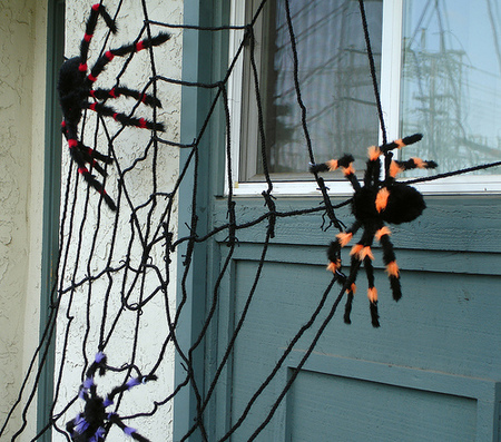 Siniestras (o no tanto) telarañas para decorar vuestra casa en Halloween