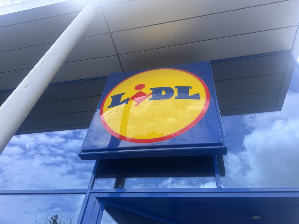 Llega a Lidl, el 16 de octubre, esta envasadora al vacío por 17,99 euros: ideal para ahorrar espacio en el frigorífico o el congelador 