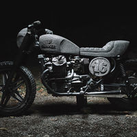 Esta Honda CX500 pesa 500 kilos ¡porque está tallada en piedra! 