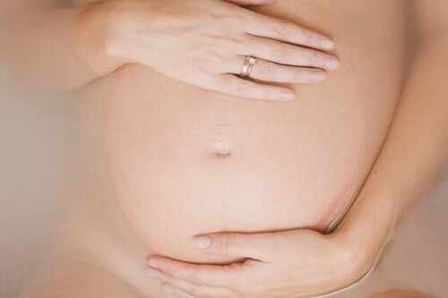 Dilatación del parto en el agua: la ayuda de las bañeras para dar a luz