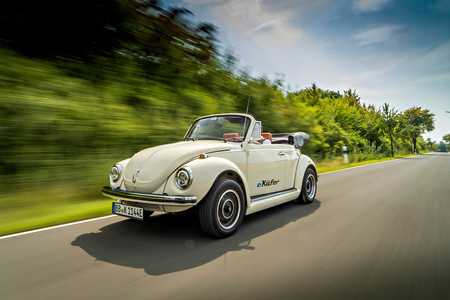 Volkswagen convierte al clásico Escarabajo en un coche eléctrico de 82 CV y 200 km de autonomía