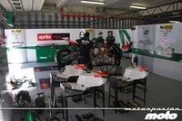 Superbikes Portugal 2011: visitamos el box y el hospitality del Aprilia Alitalia Racing