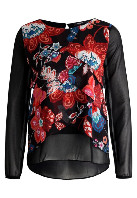 Tras un 40% de descuento tenemos la blusa Desigual Capas Troya por 35,95 euros en Zalando con envío gratis