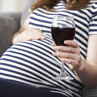 Ni alcohol ni tabaco en el embarazo: hasta las cantidades más bajas pueden afectar el desarrollo cerebral del bebé