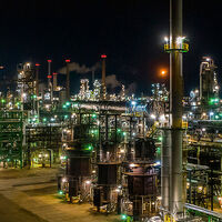 Berlim ainda é refém da URSS: refinaria que fornece 90% do seu combustível pertence à Rússia 