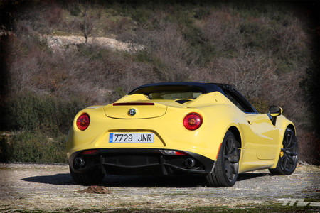 Alfa Romeo 4C Spider 22