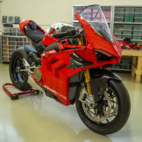 ¡Brillante! Esta Ducati Panigale V4 R a escala real de LEGO necesitó 15.000 piezas y 400 horas de trabajo