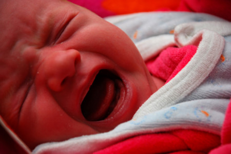 Dejar llorar a los bebés
